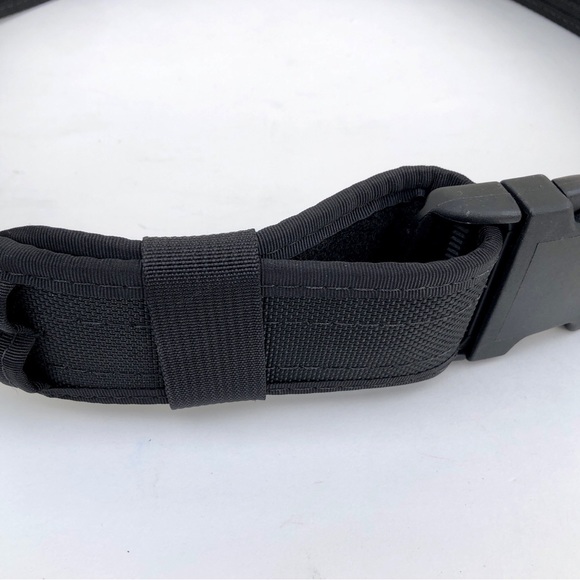 SAFARILAND DUTY BELT - Nylon with plastic buckle. Size: LARGE 38”- 44 Adjustable - Picture 8 of 12